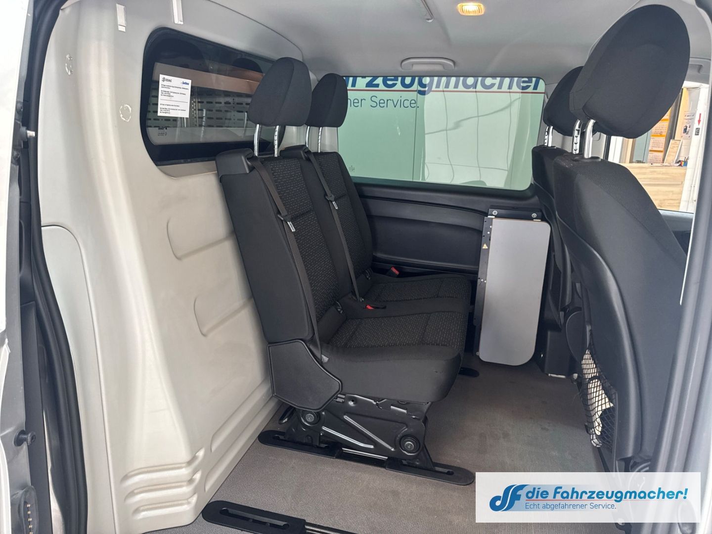 Fahrzeugabbildung Mercedes-Benz Vito Tourer 119 CDI 4x4 lang Navi LED Blendfrei