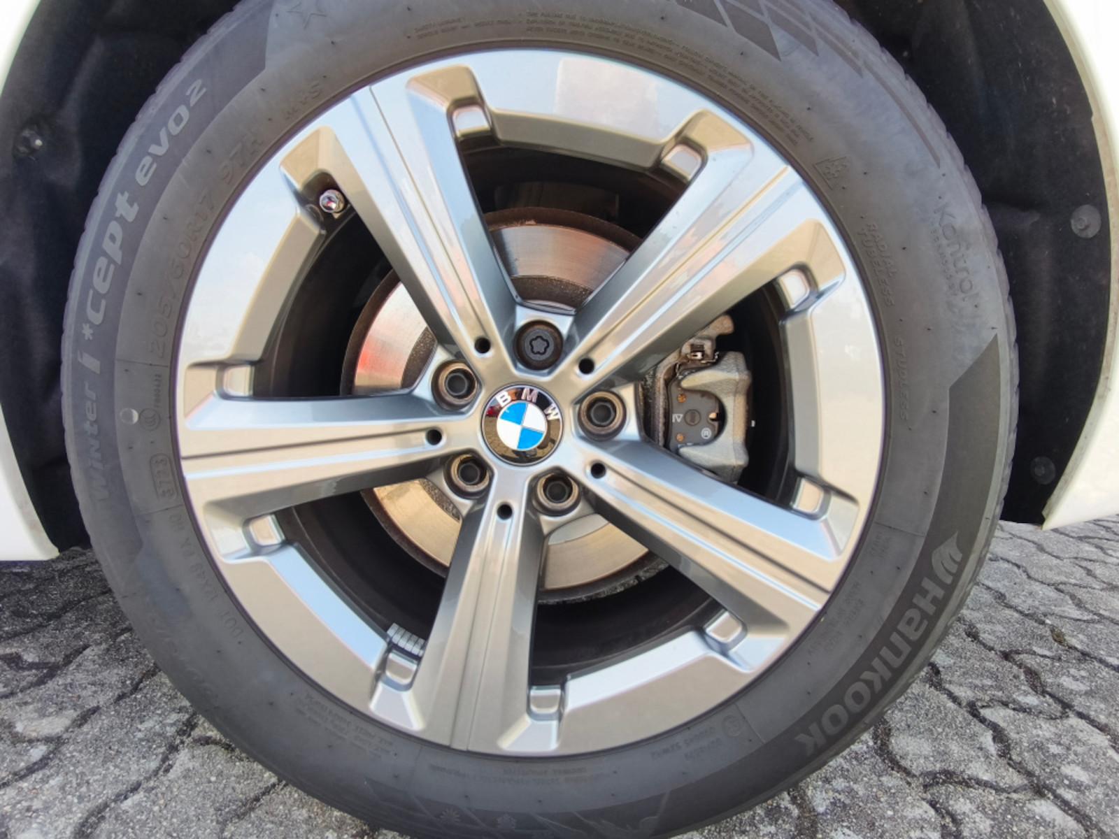 BMW 223 i xDrive*M-Sport*AHK*LED*Pano*Navi*Kamera*