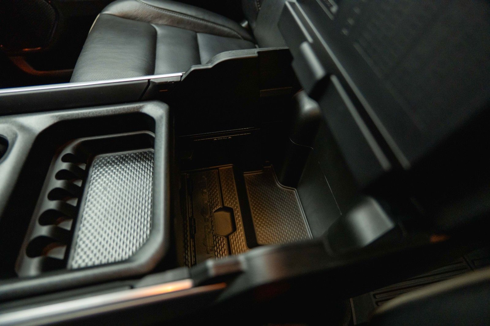 Fahrzeugabbildung Dodge RAM 5.7 V8 HEMI 4x4 BLACK EDITION Longbed 19%