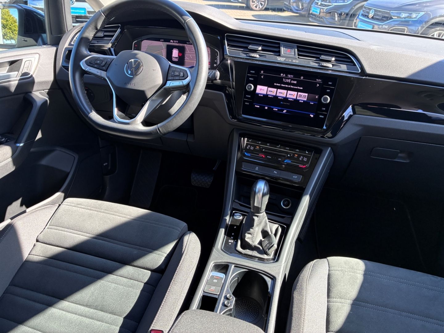 Volkswagen Touran HIGHLINE TSI DSG 7-SITZER KINDERSITZE LED foto 3