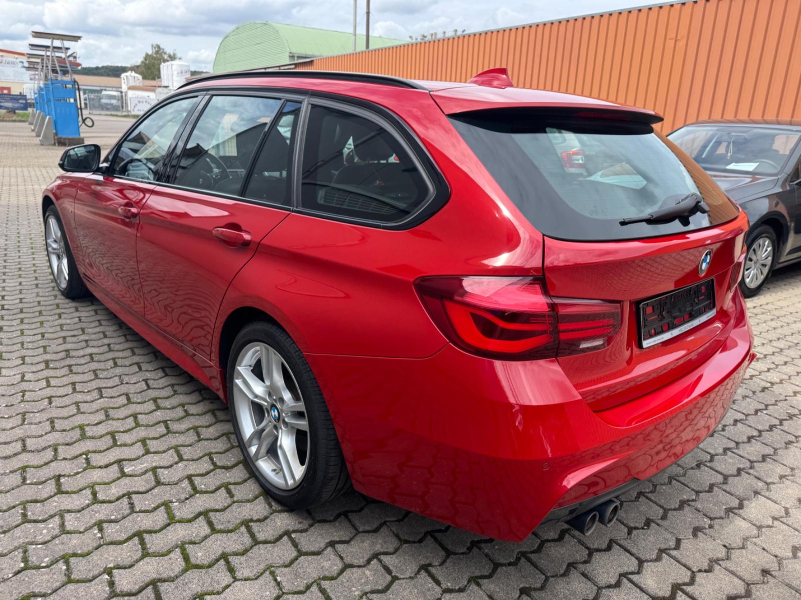 BMW 335d xDrive M-Sport Black Shadow *1.Hand* Pano*