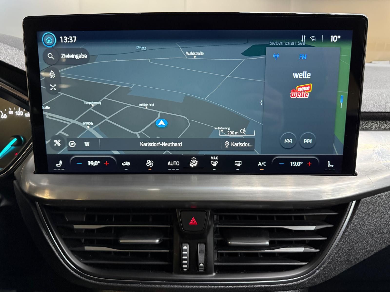 Fahrzeugabbildung Ford Focus Tur 1.0 Titan >NAVI-LED-SHZ-TEMP-DAB-PDC+