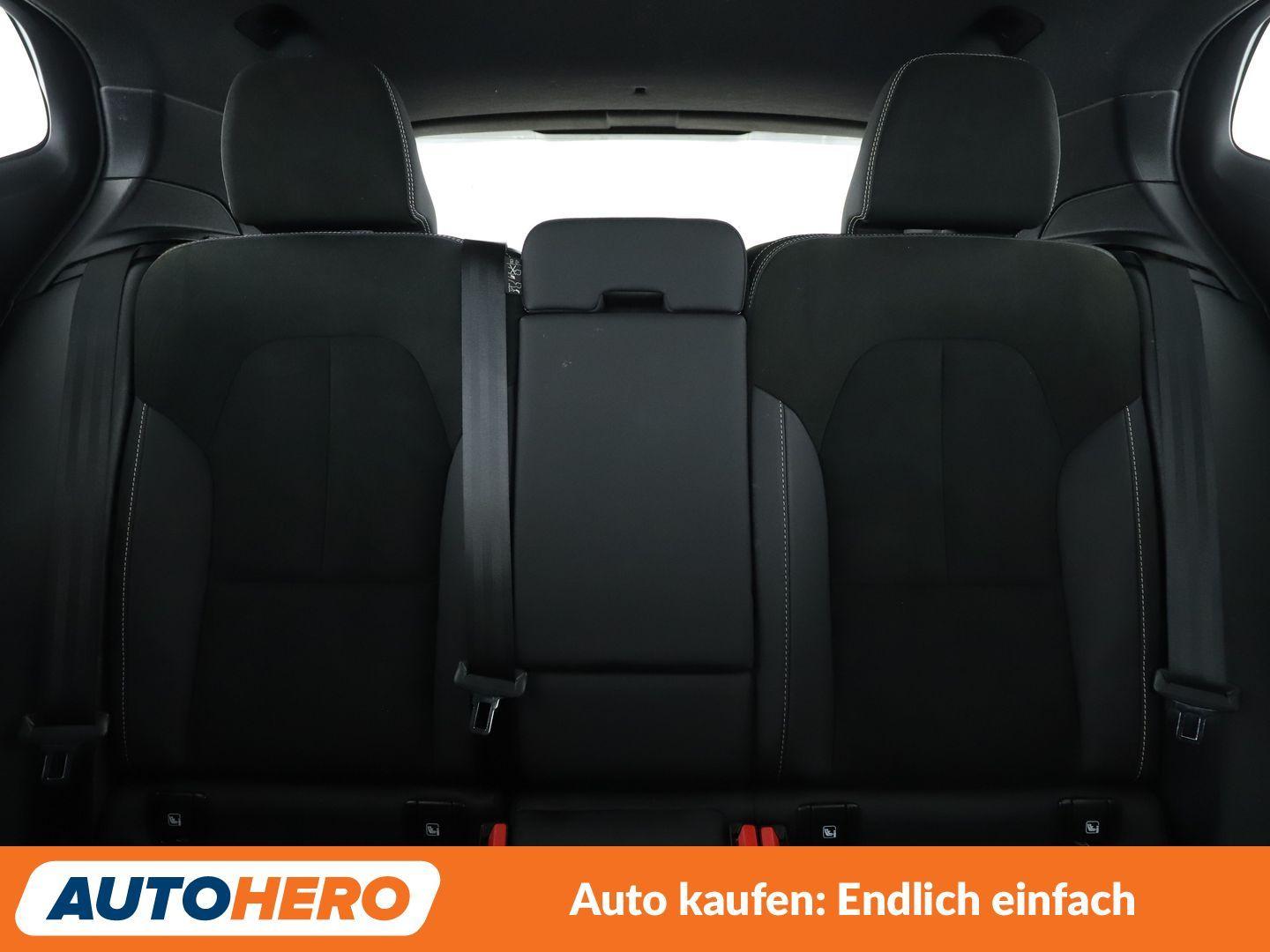 Volvo XC40 2.0 B4 Ultimate Dark 2WD Aut.*LED*ACC*CAM*