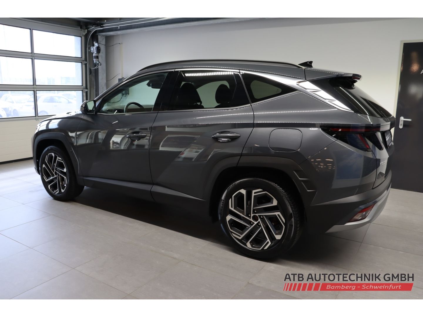 Fahrzeugabbildung Hyundai Tucson Prime 1.6 T-GDI PHEV 4WD SOH 98,7%  HUD N