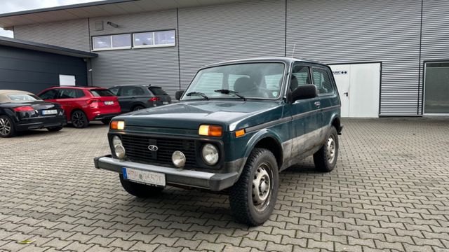 Lada Niva Only//4X4//SERVO//