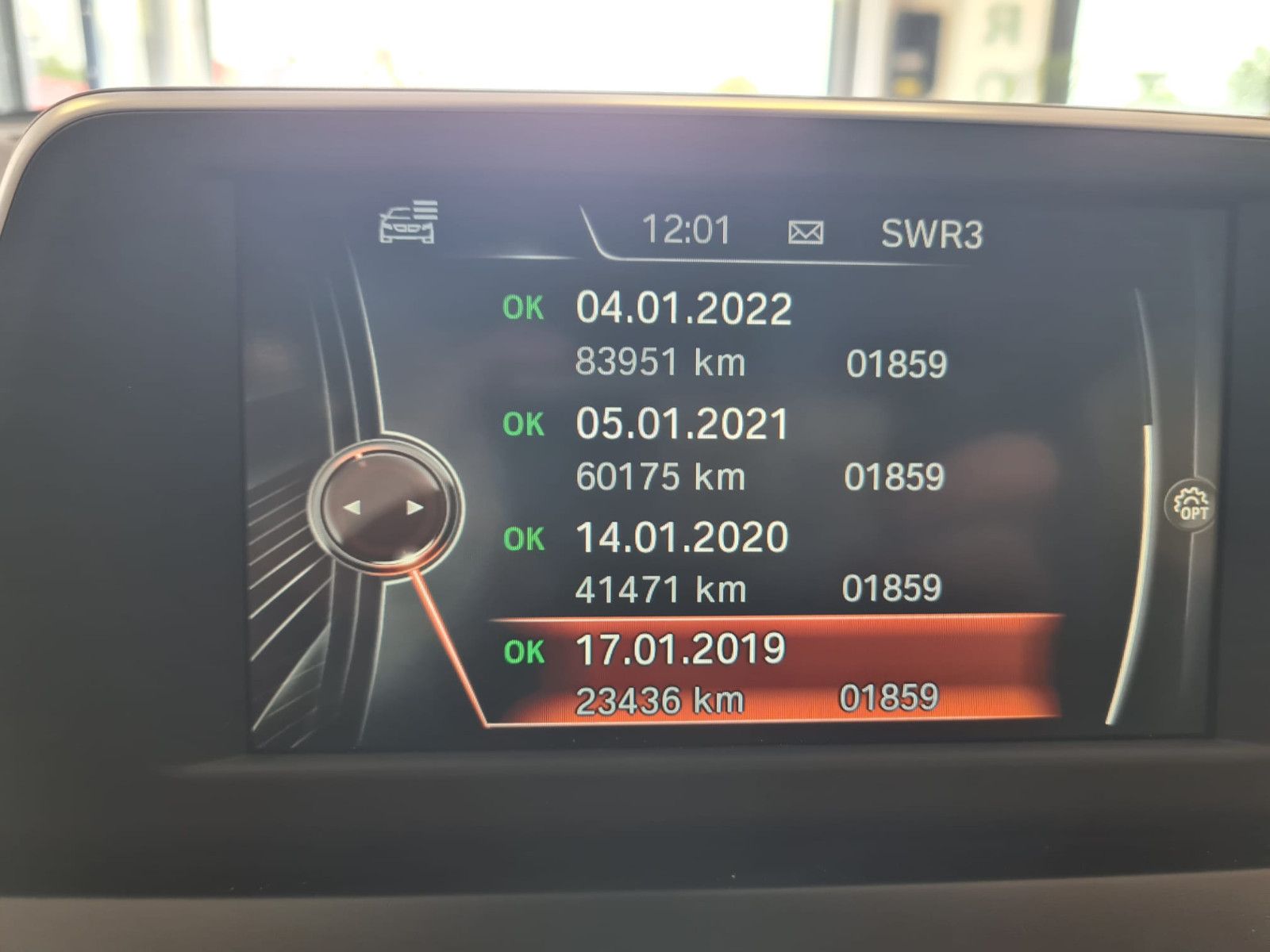 Fahrzeugabbildung BMW 225 Active Tourer 225xe/NAVI/ca. 30€ Steuer/Jahr