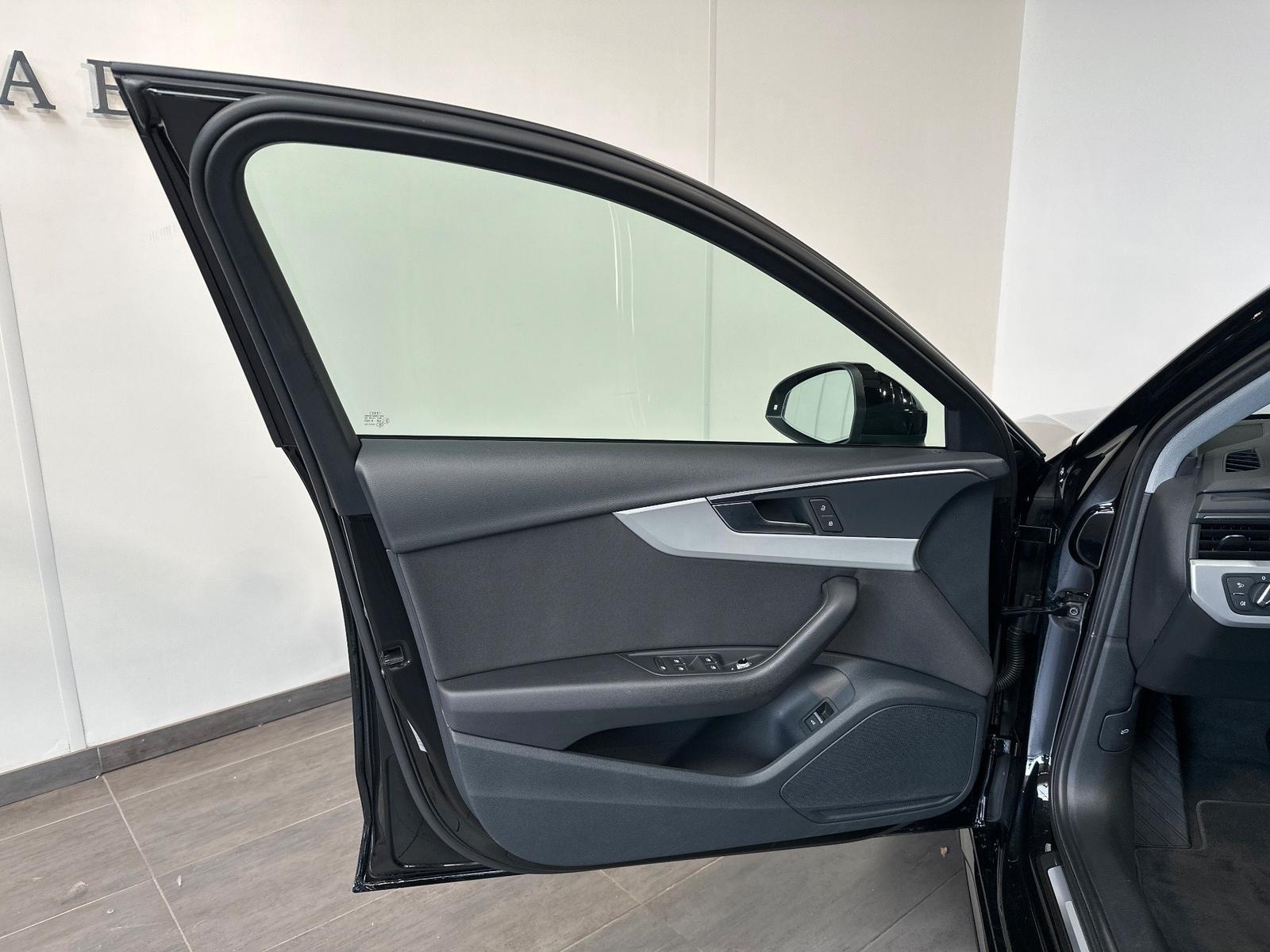 Audi A4 Avant 45 TFSI Quattro Advanced Black NAV+LED, миниатюра 6