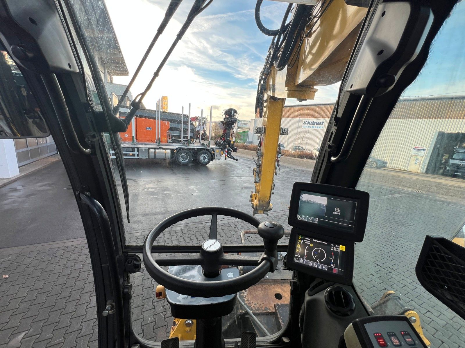 Fahrzeugabbildung Liebherr A922 Rail Litronic / 8.277h / Bahnzulassung 2030