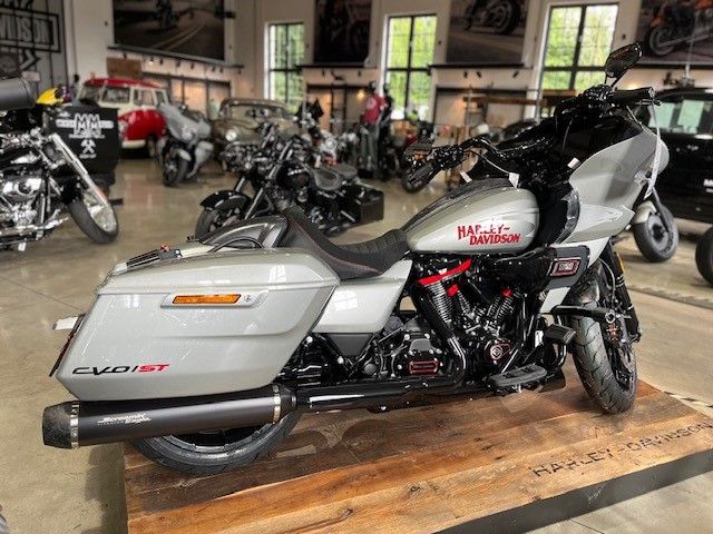 Harley-Davidson FLTRXSTSE Road Glide ST CVO *SOFORT