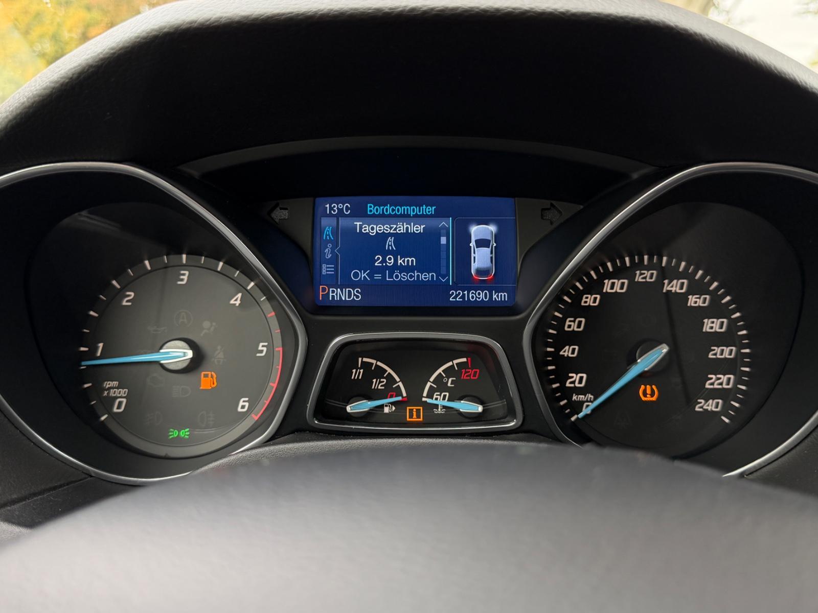 Ford Focus 2014 — photo 18