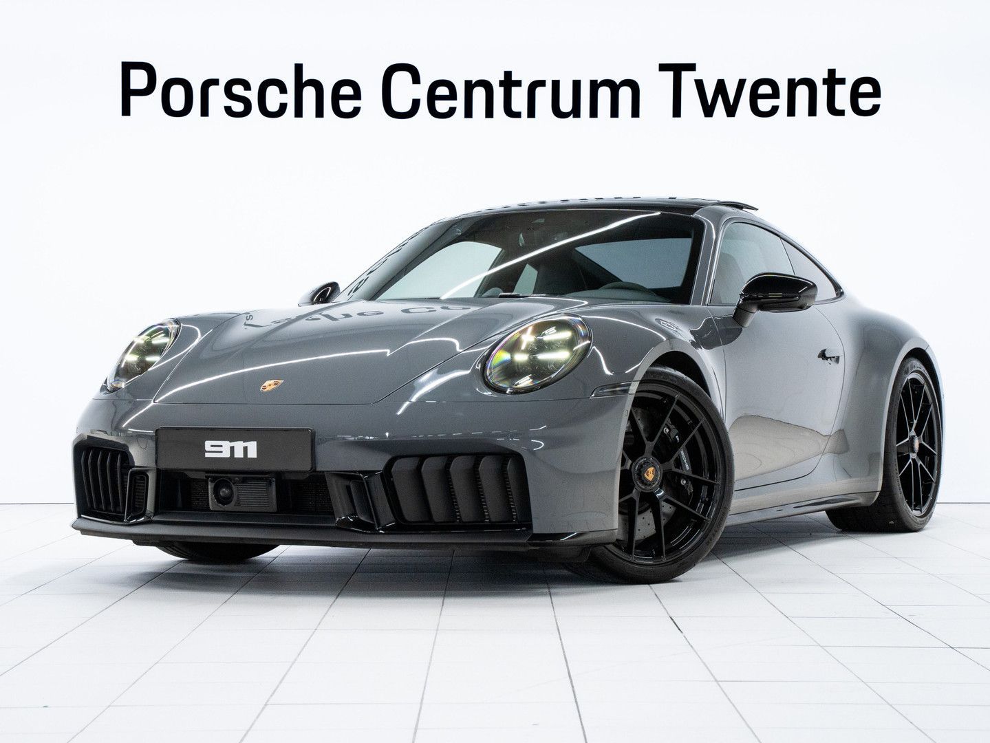 PORSCHE 992 Carrera 4 GTS