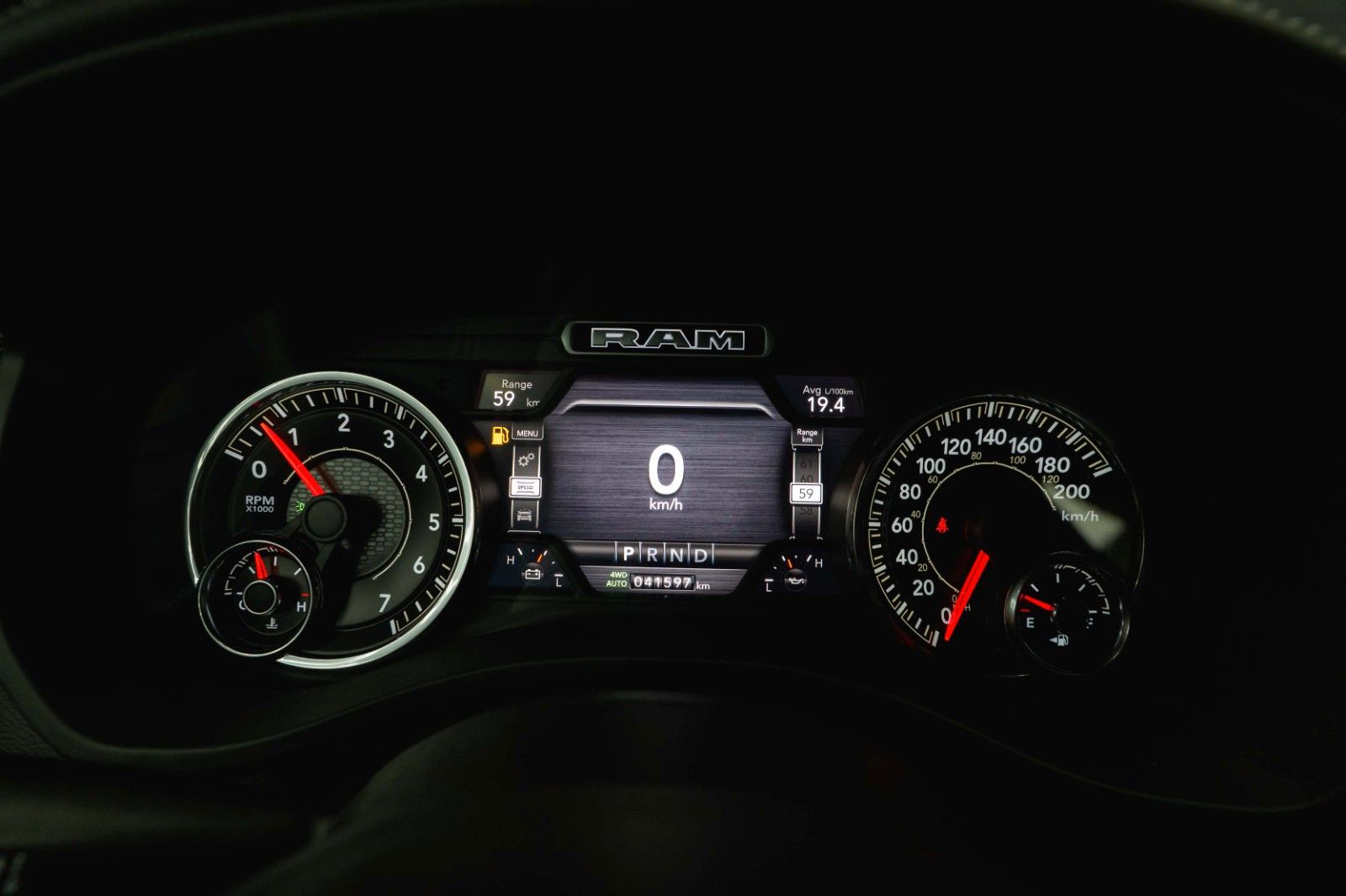 Fahrzeugabbildung Dodge RAM 5.7 V8 HEMI 4x4 Built to Serve AXLE LOCK FOX