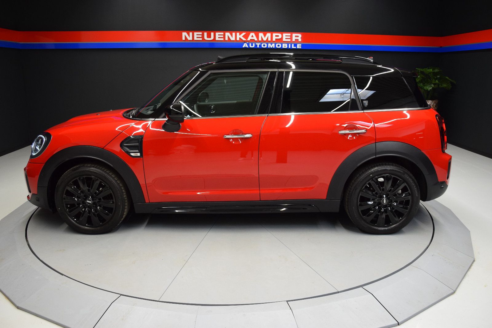Fahrzeugabbildung MINI Cooper Countryman YOURS Pano HuD Leder AHK Memor
