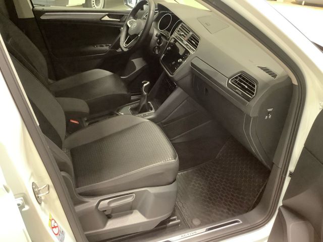 Tiguan Active 1,5 l 96 kW LED, Navi, ACC, FS beh