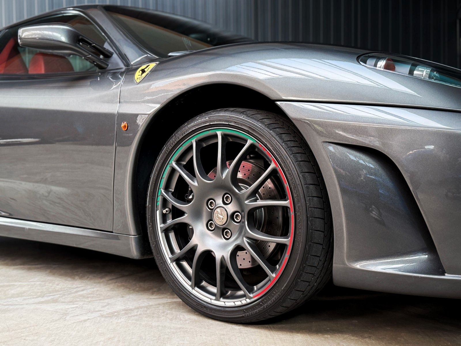 Fahrzeugabbildung Ferrari F430 F1 + Grigio Silverst. + 2.Hand + Scheckheft