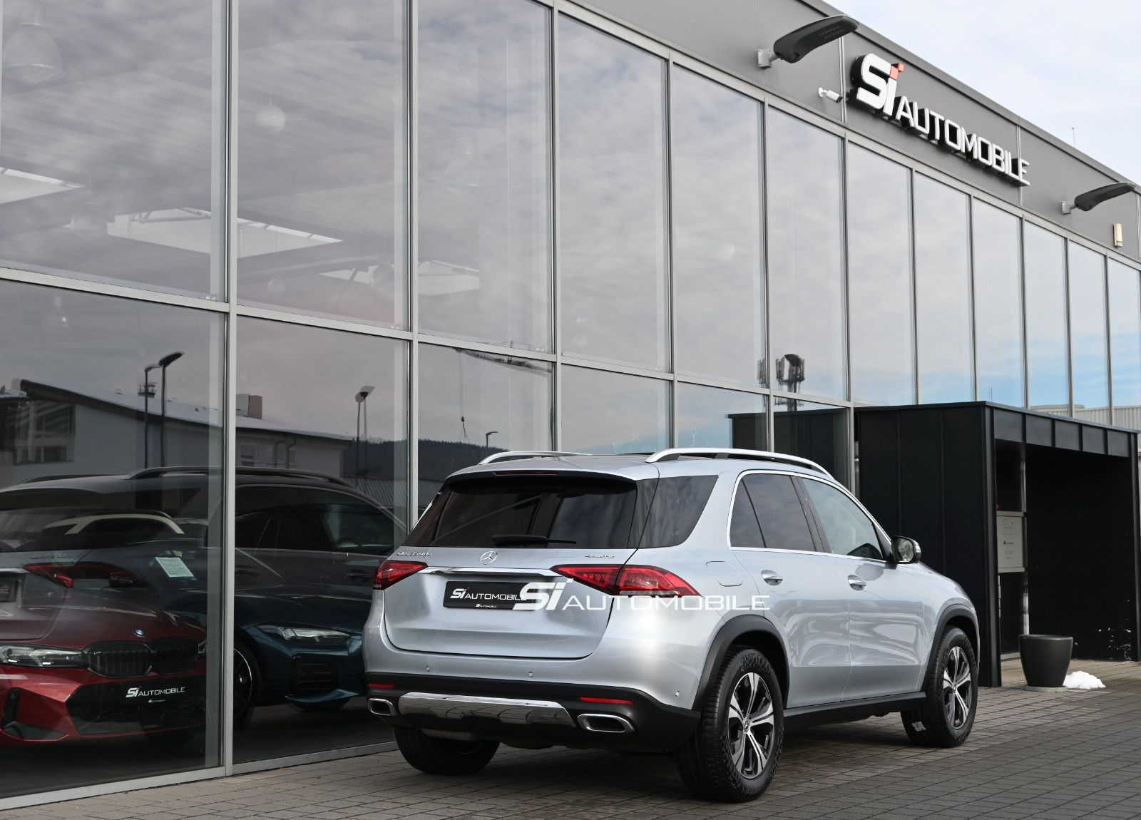 Fahrzeugabbildung Mercedes-Benz GLE 350 de 4Matic °ACC°PANO°SITZKLIMA°8-FACH 19"