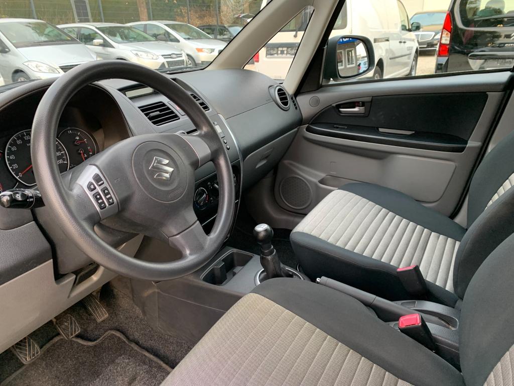 Suzuki SX4
