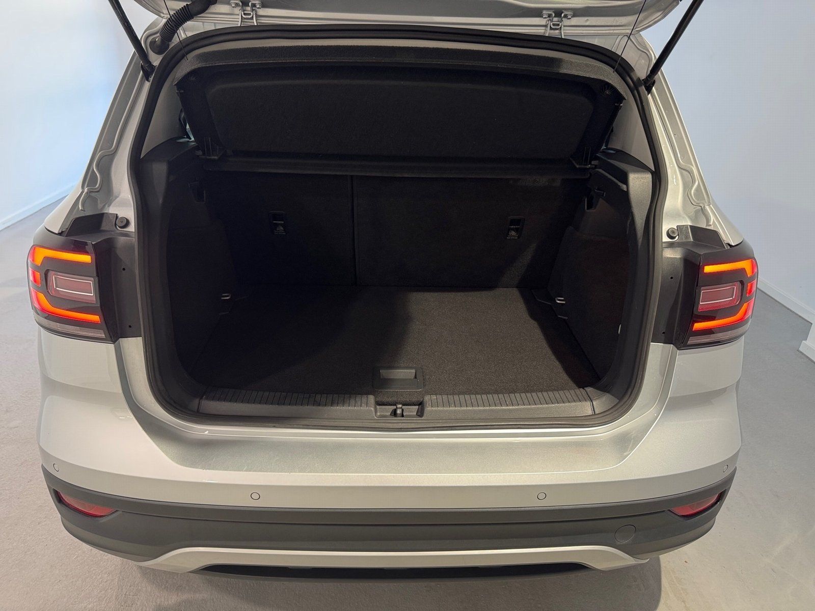 Fahrzeugabbildung Volkswagen T-Cross 1.0 TSI Active*Navi*Sitzh*Einparkhilfe