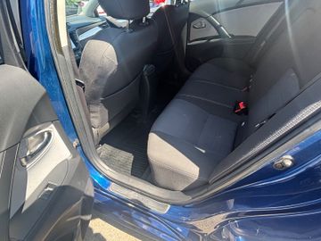 Toyota Avensis - 7