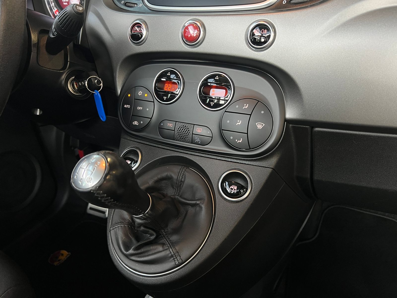 Fahrzeugabbildung Abarth 595C Pista Navi CARPLAY PDC