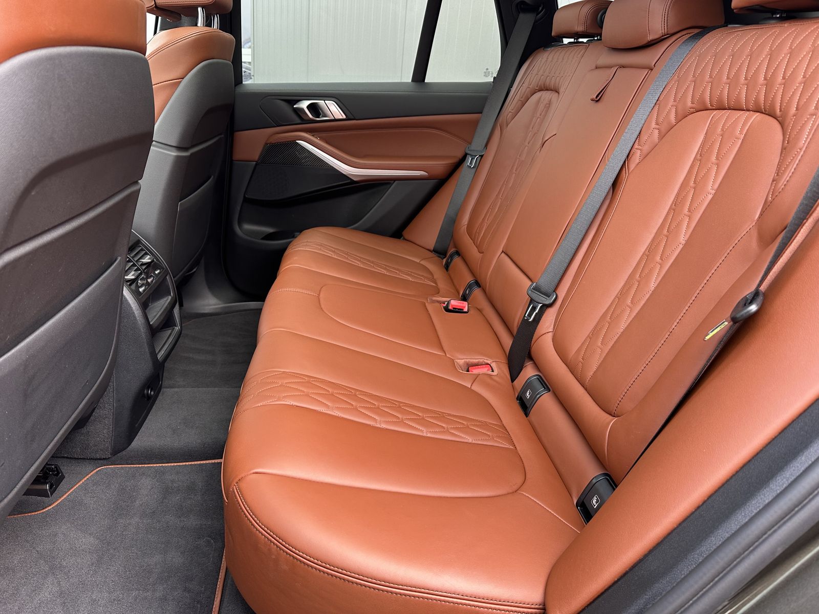 Fahrzeugabbildung BMW X5 xDrive30d M-Sport NAV+LED+AHK+360°+HUD+PANORA