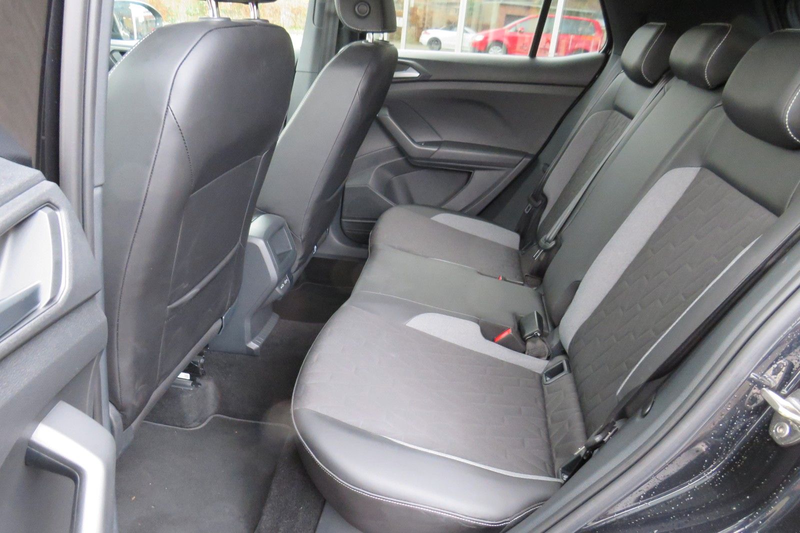 Fahrzeugabbildung Volkswagen T-CROSS DSG GOAL AHK PDC NAVI ASSISTENT-PA. 1.HD