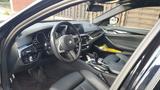 BMW 520d A - - BMW 520 mit Diesel-Antrieb: Schwarz, Sportfahrwerk, Limousine