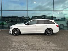 Fahrzeugabbildung Mercedes-Benz C200 T AMG-Line Night LED Kamera Burmester 19"