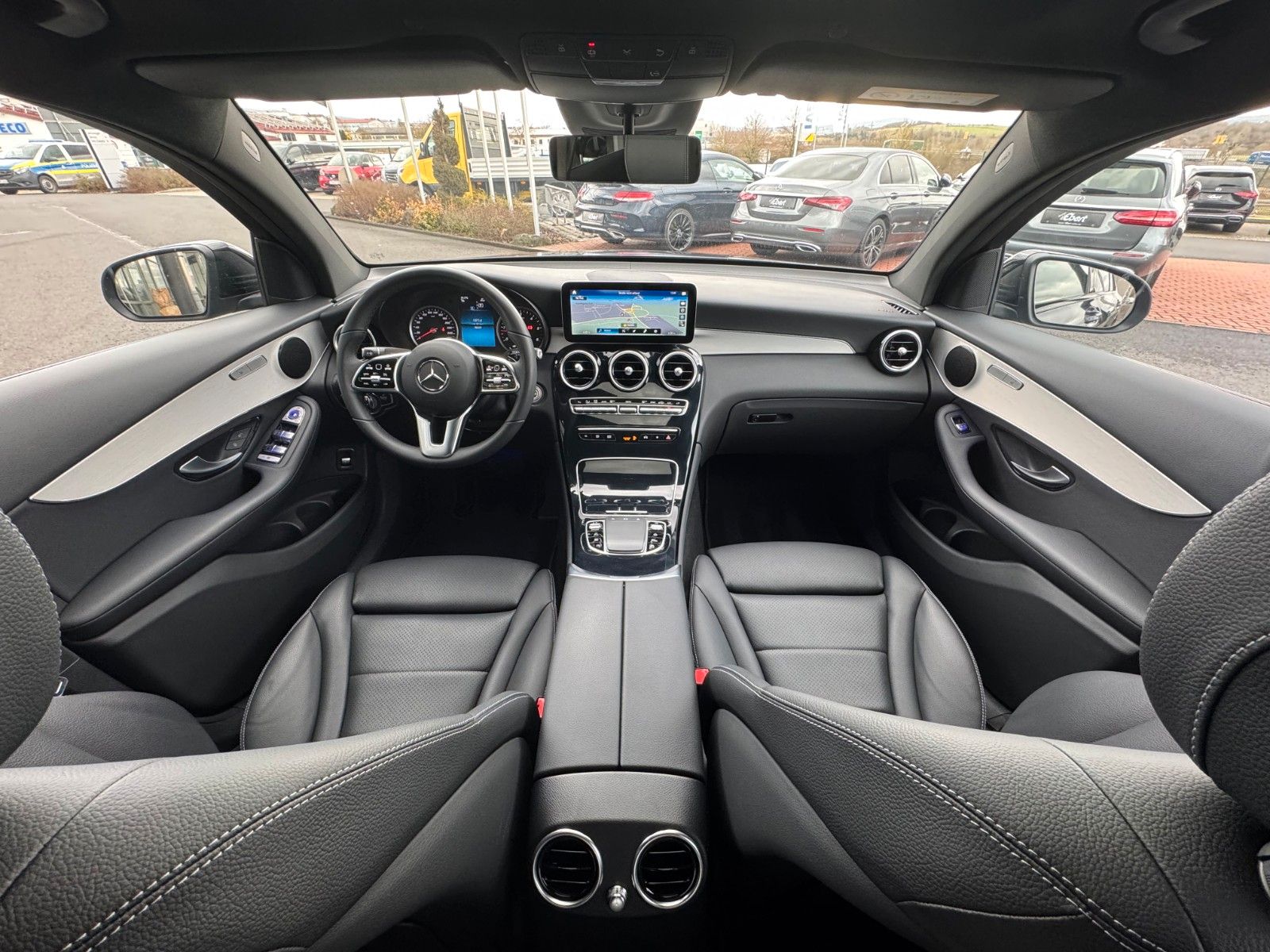 Fahrzeugabbildung Mercedes-Benz GLC 200 d 4M Coupe Night+R-Kamera+S-Dach+