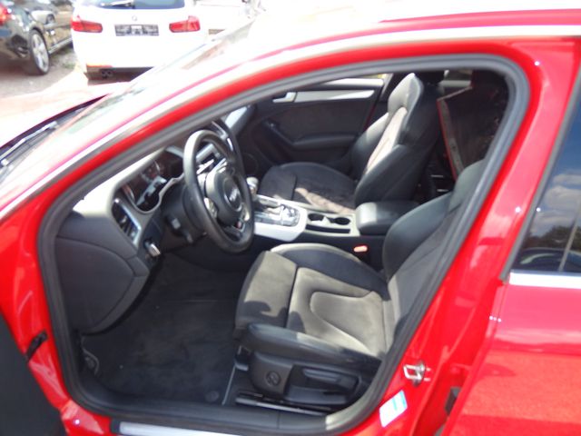 Fahrzeugabbildung Audi A4 Avant S line Sportpaket plus/Navi/86.500 Km
