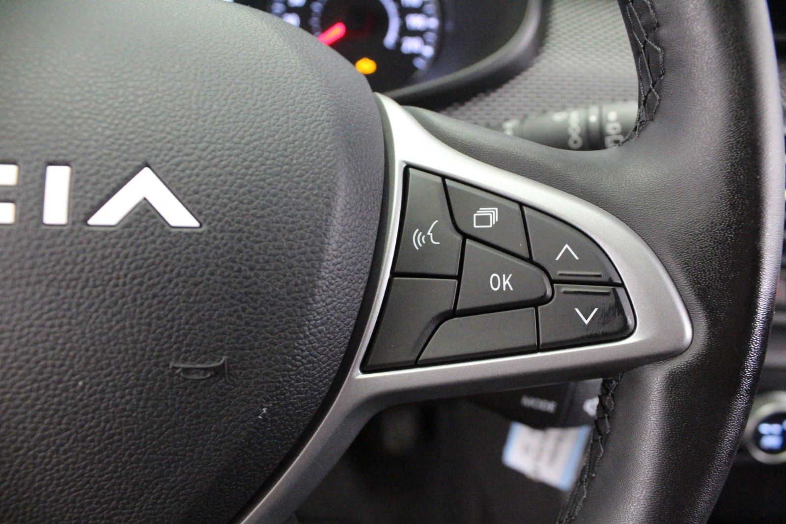 Fahrzeugabbildung Dacia Sandero TCe 100 ECO-G Expression  *Media-Dis
