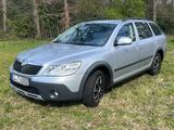Skoda Octavia 2.0 TDI DSG 4x4 Scout Combi Scout - Skoda aus 2012: Scout