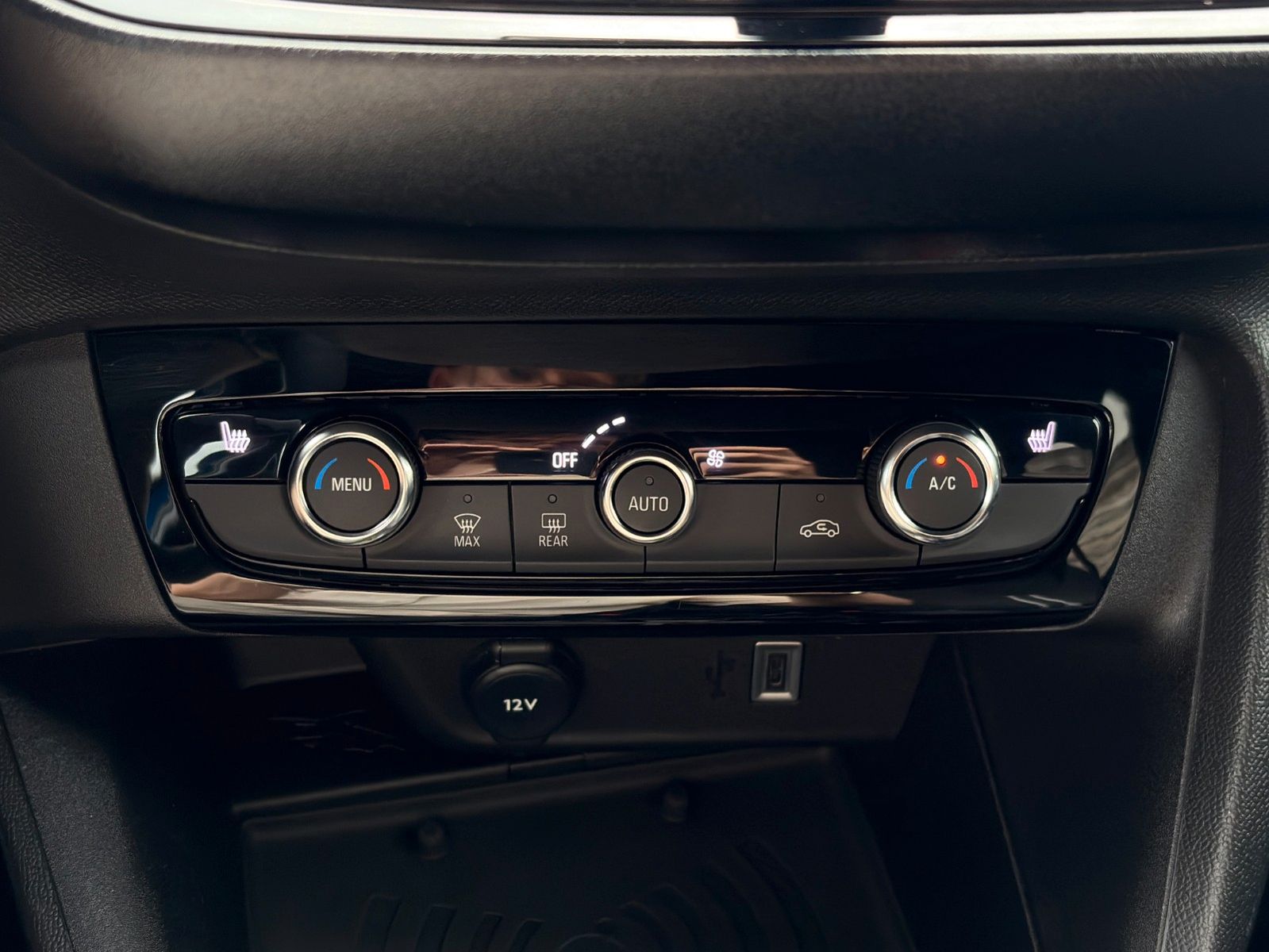 Fahrzeugabbildung Opel Corsa F GS 1.2 Turbo ACC LHZ LED Navi CarPlay