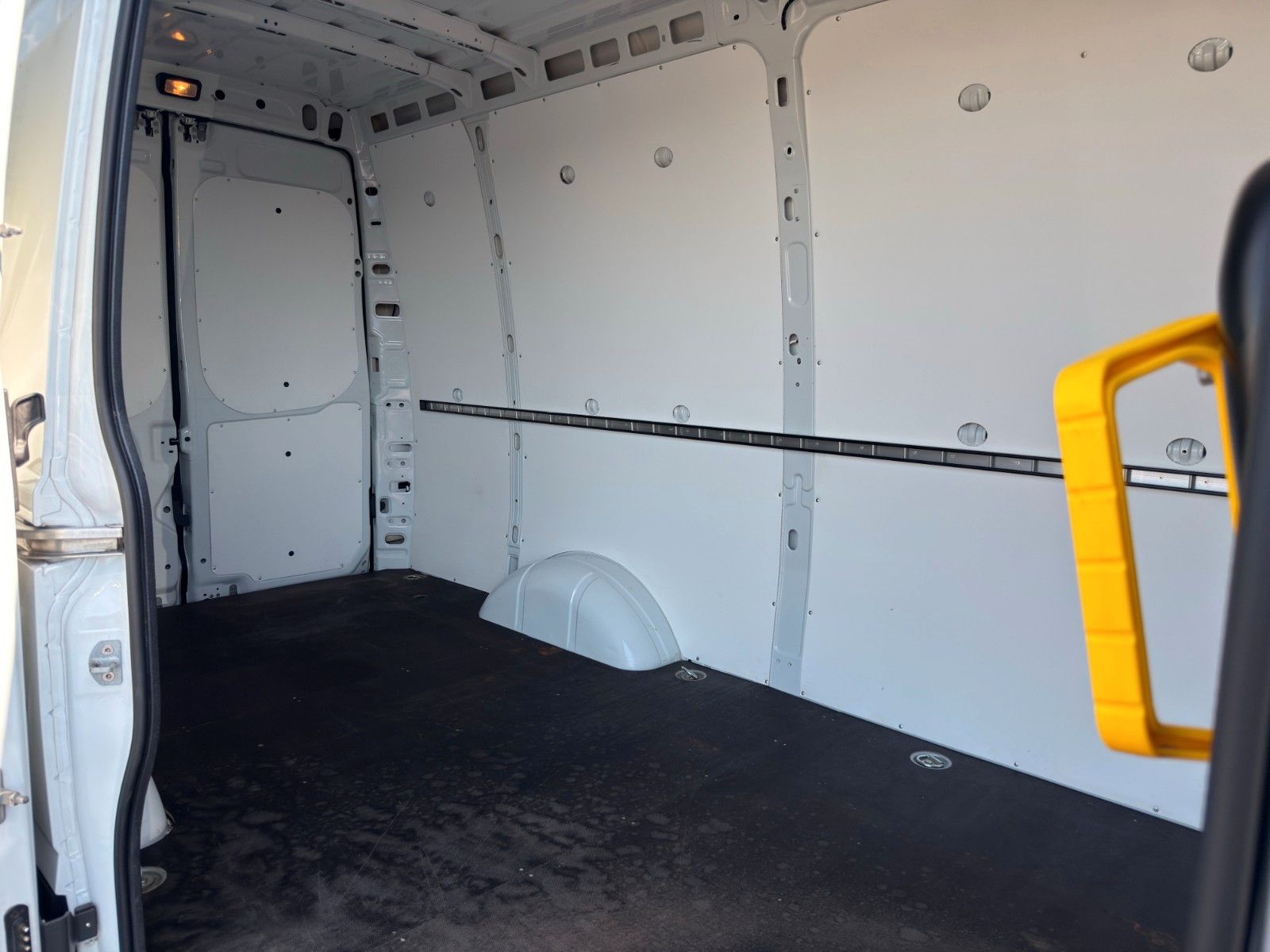 Fahrzeugabbildung Iveco Iveco Daily 35S14 *R3.520mm*AHK*Kamera*