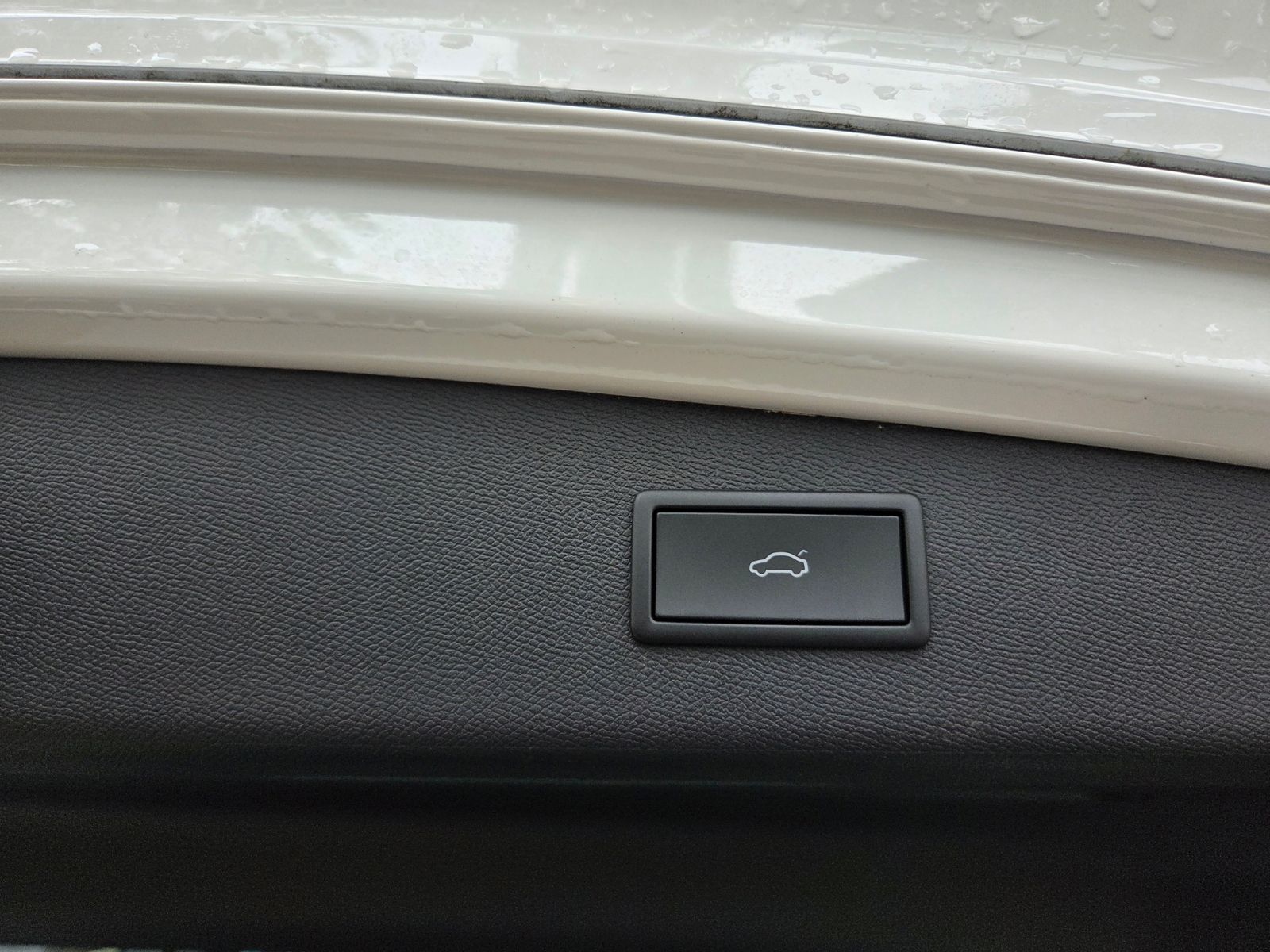Fahrzeugabbildung CUPRA Leon Sportstourer VZ 1.4 e-Hybrid SHZ LED NAVI