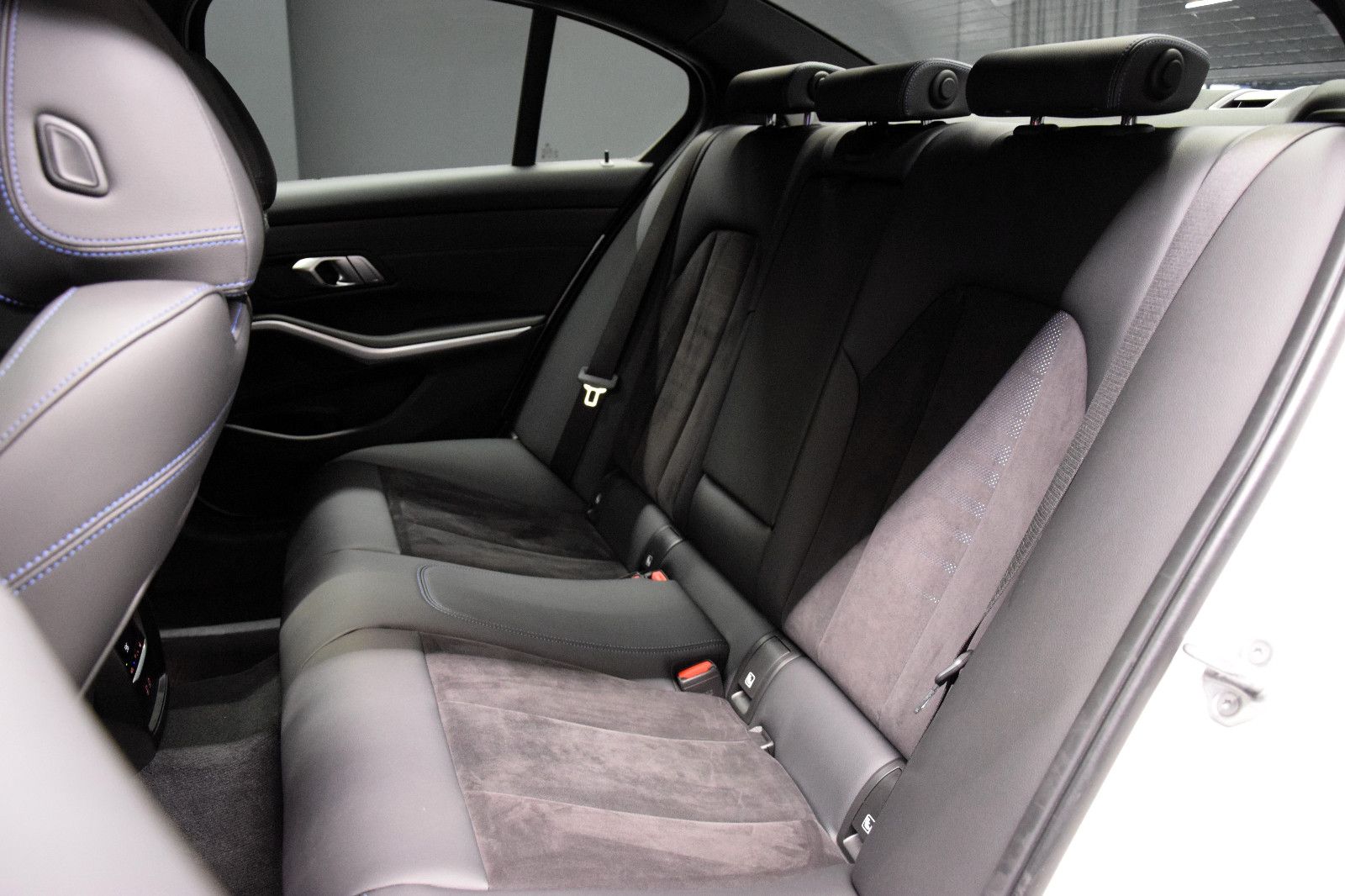 Fahrzeugabbildung BMW 320 i xDrive M Sport Schiebed. ACC Kamera HeadUp