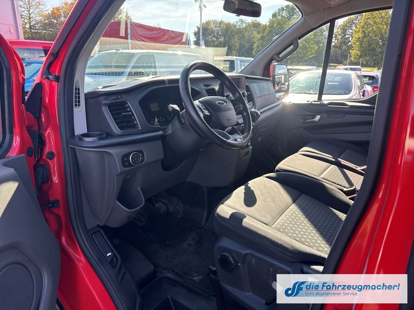 Fahrzeugabbildung Ford Transit Custom Tourneo 320 L1 Trend *EXPORT*4143