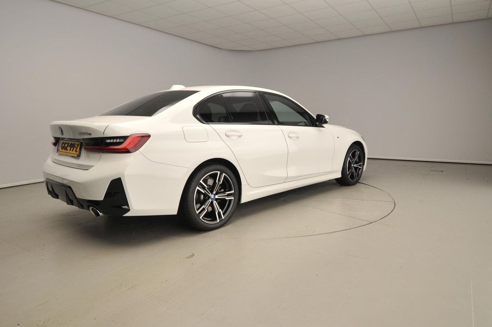 BMW 320 3 Serie Sedan 320e | M-Sportpakket | LED | n imagem 2