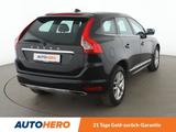 Volvo XC60 2.4 D4 Summum AWD Aut. *NAVI*BI-XENON*PDC* - Volvo XC60: 4d Awd