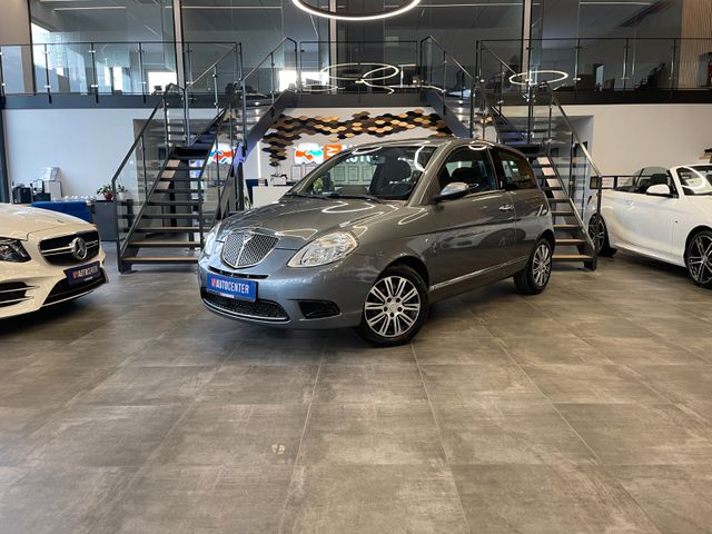 Lancia Ypsilon 1.4 8V Oro *KLIMAAUT.*2.HD*TÜV 062027*