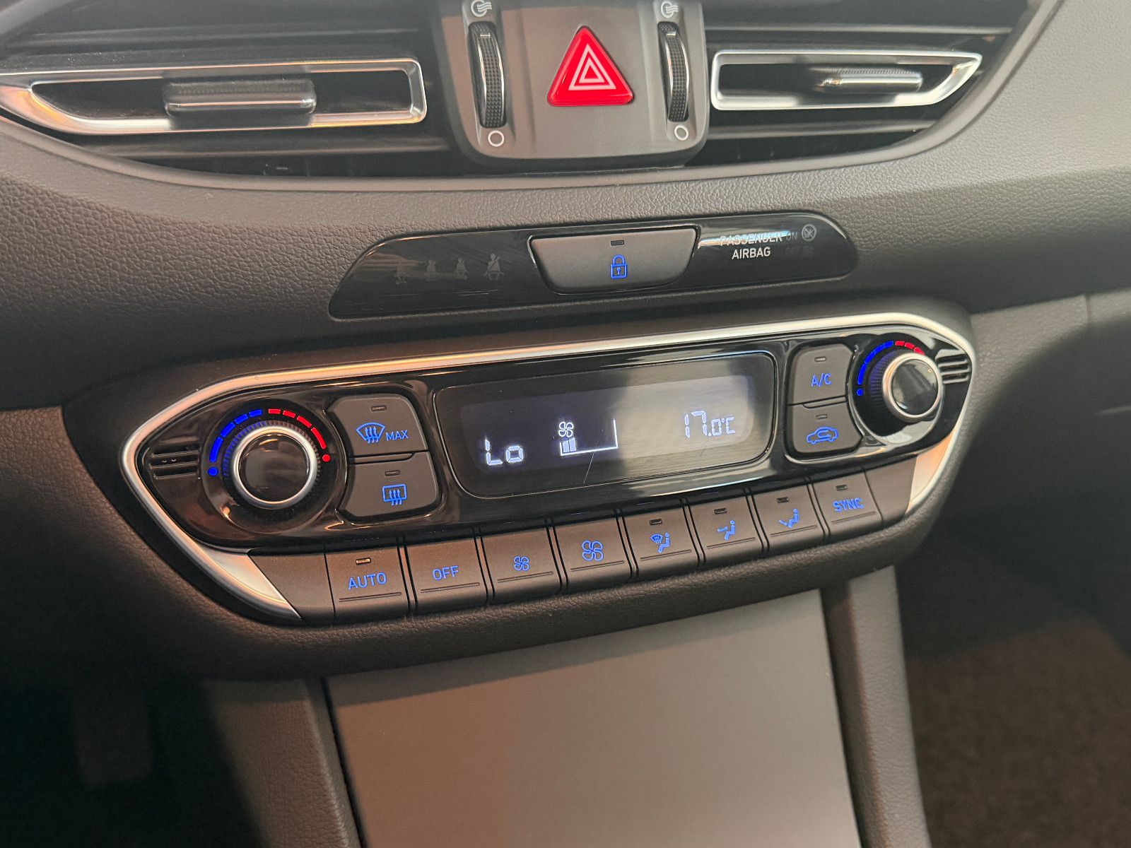 Fahrzeugabbildung Hyundai i30 Prime CW /AUTOMATIK/MEMORY/LEDER/HEIZ-LENKR