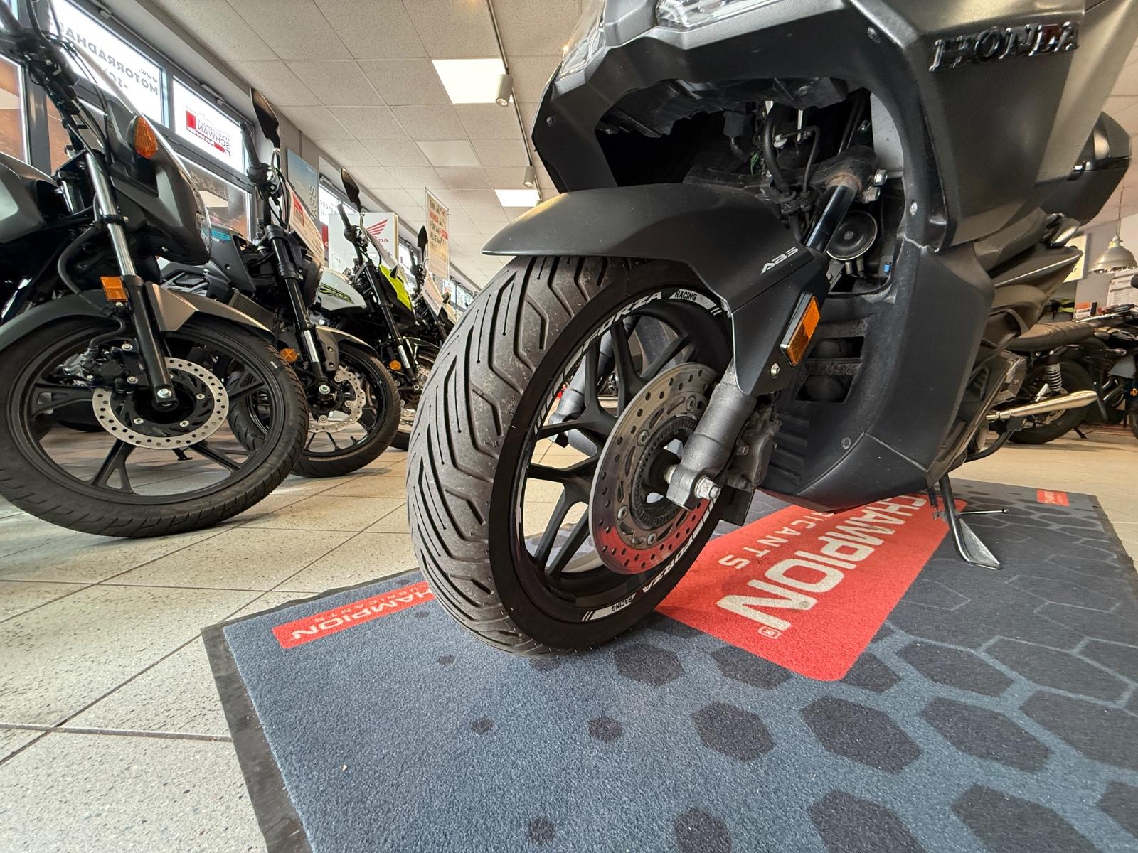 Honda Forza 125 inkl. Top Case