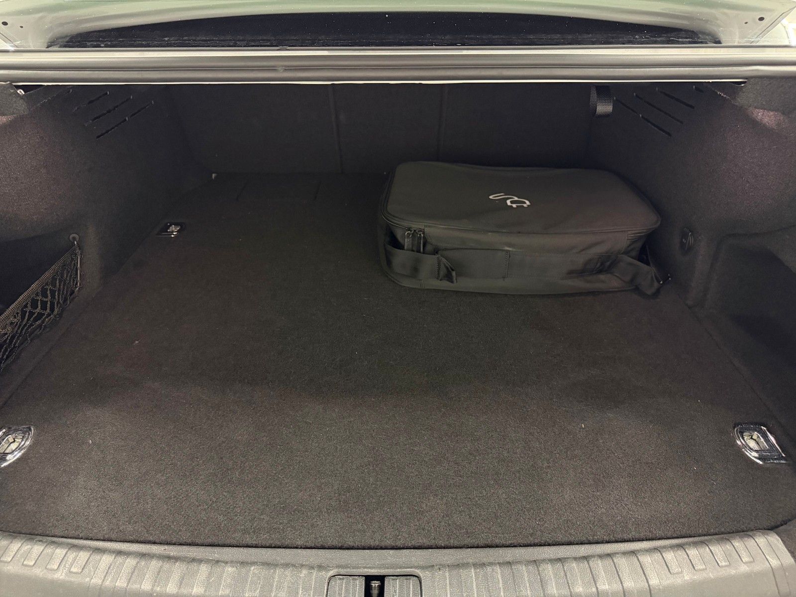 Fahrzeugabbildung Audi A6 Lim. 55 TFSI e Quattro/S6 OPTIK/STERNENHIMMEL