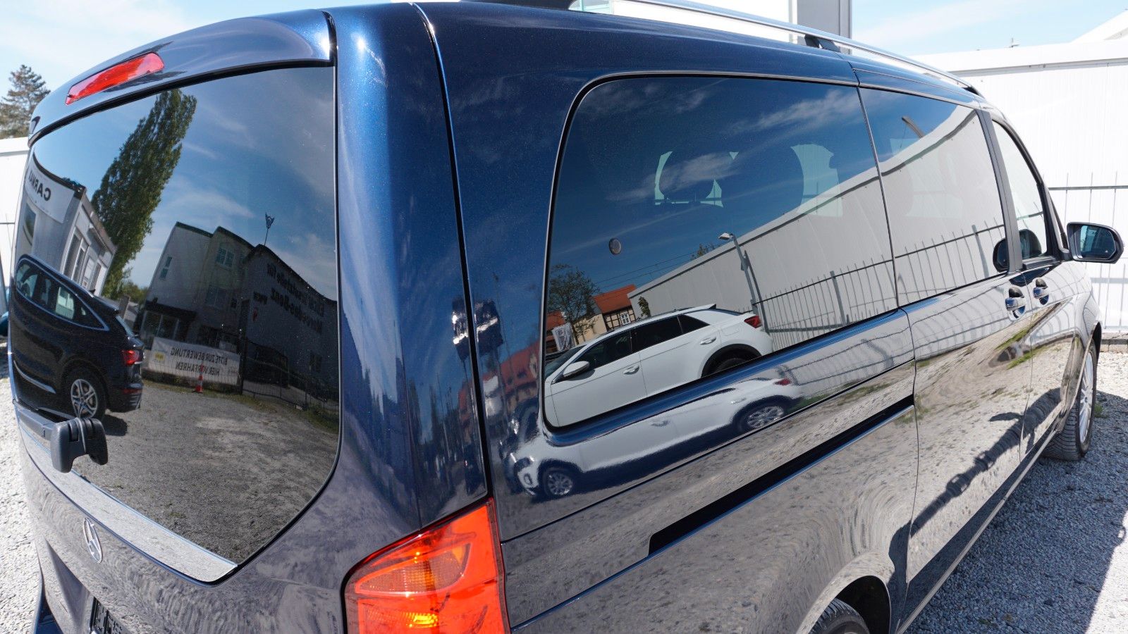Fahrzeugabbildung Mercedes-Benz V 220d EDITION lang  7 Sitze,Navi,AHK,SR+WR