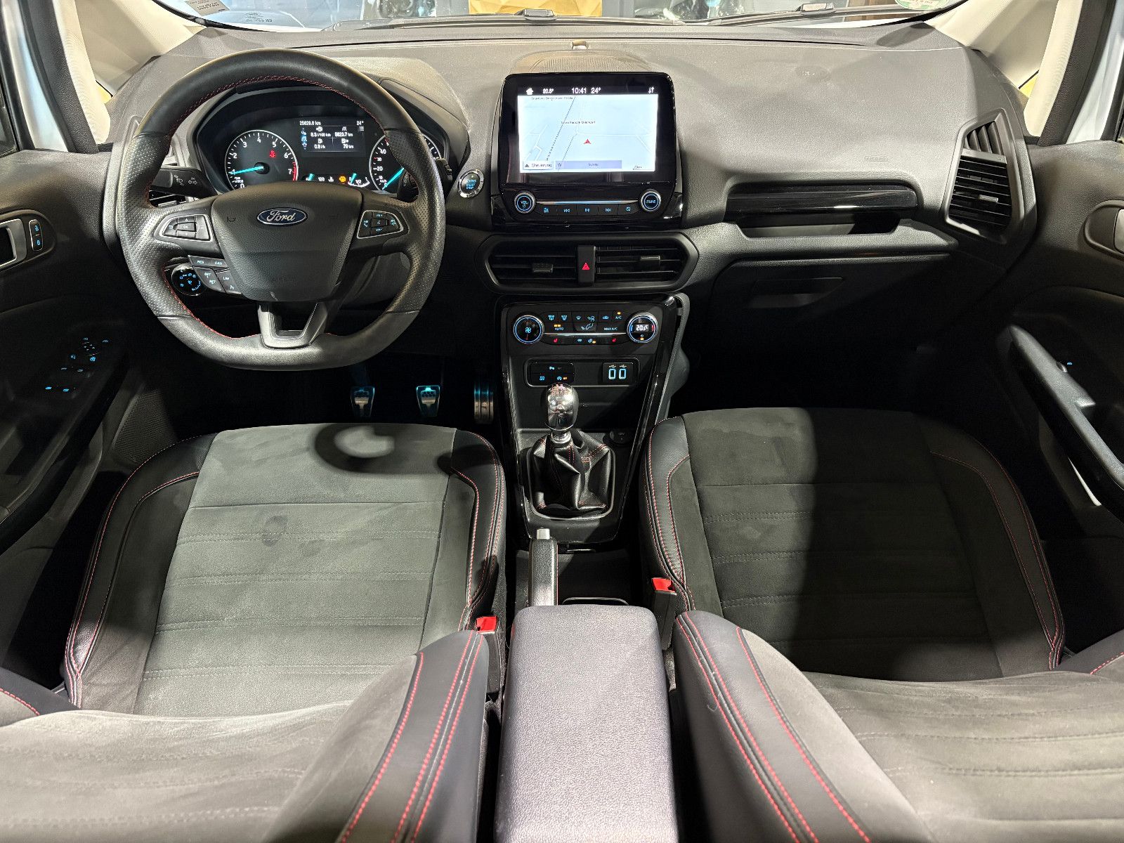Fahrzeugabbildung Ford EcoSport ST-Line/ALCANTARA/PANO/APPLE/KAMERA/NAV