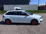 Skoda Rapid Spaceback Red&Grey,  Sitzheizung, GJR Neu - weiße Skoda Rapid