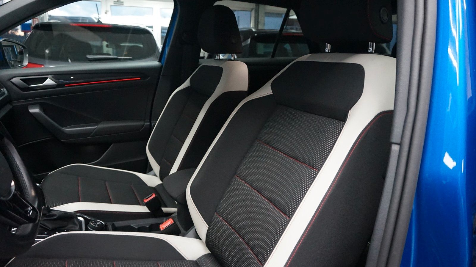 Fahrzeugabbildung Volkswagen T-Roc Sport 4Motion *Autom.*Navi*Kamera*