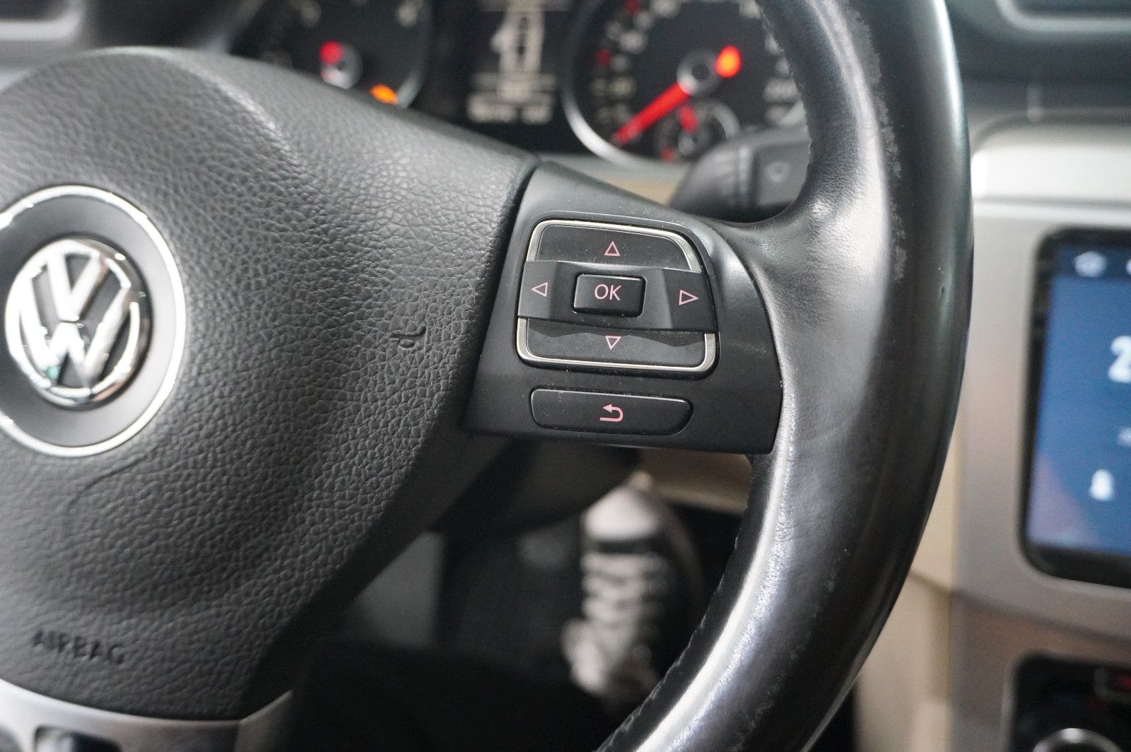 Fahrzeugabbildung Volkswagen Passat CC 2.0 TDI COUPE NAVI/BI-XENON/SHZ/PANO.