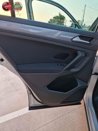 Volkswagen Tiguan - 12