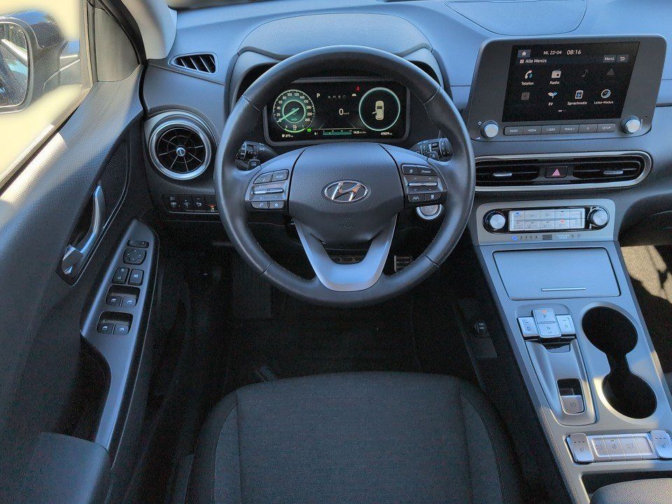 Fahrzeugabbildung Hyundai KONA EV 39kWh SELECT EFFI-P GAR-3/2031 SOH-96,7%